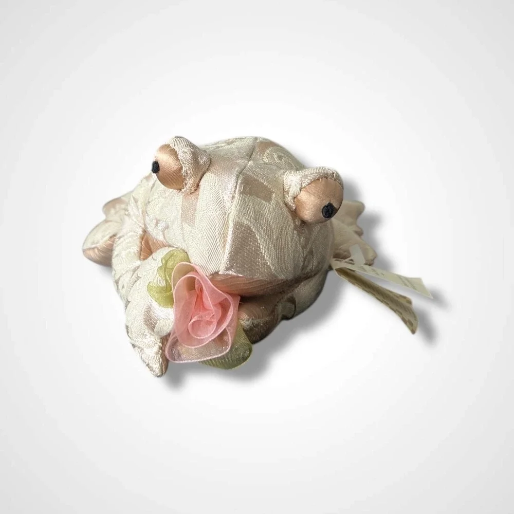 Russ Berrie Reflections on Living Fiona Frog Plush Stuffed Weighted Rose‎ Decor